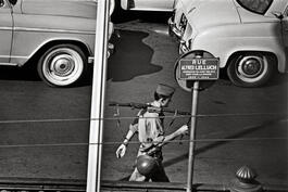 DER1961002W01255-13A.jpg